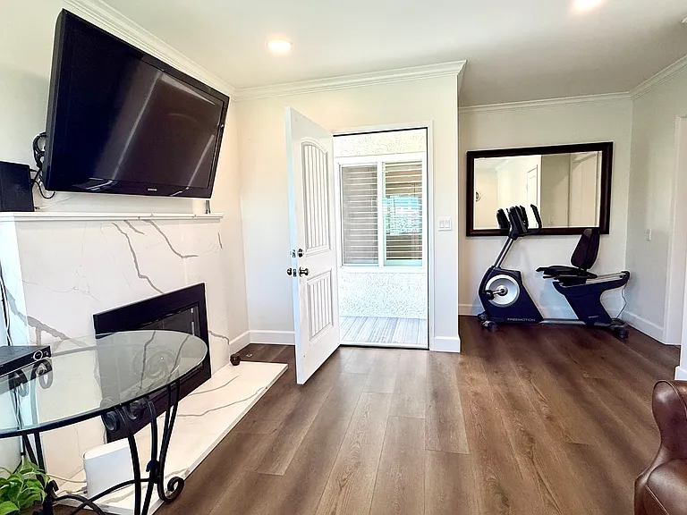 21316 Lynton Ave — Photo 24