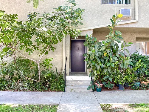 6938 Kester Ave #2 Photo 1
