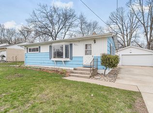 351 28th St N, Springfield, MI 49037