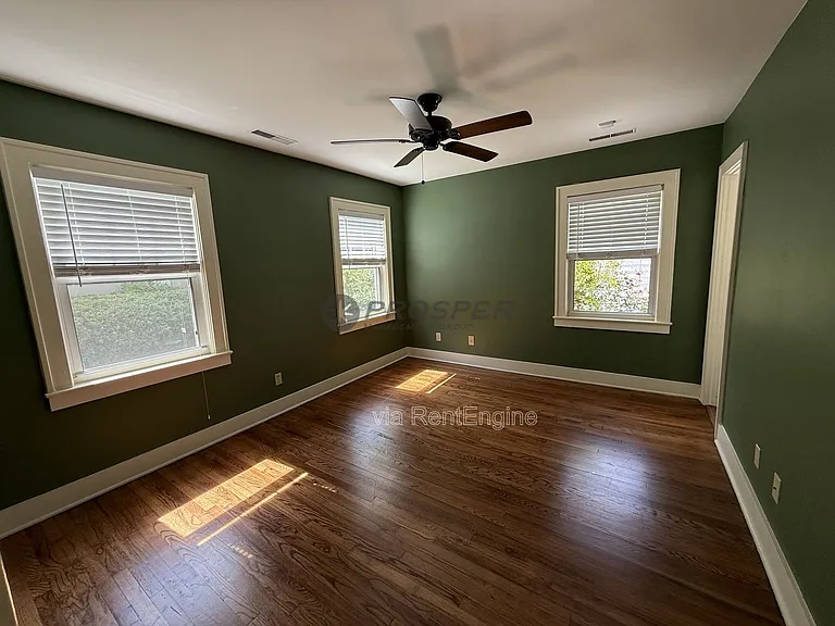 575 Elizabeth Ln W — Photo 13