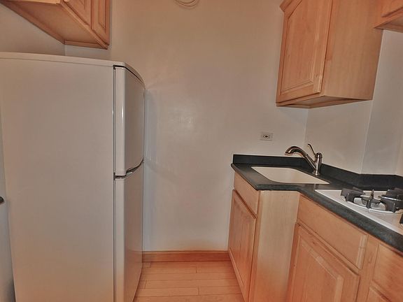 2nd image of 220 E 57th St APT 7G