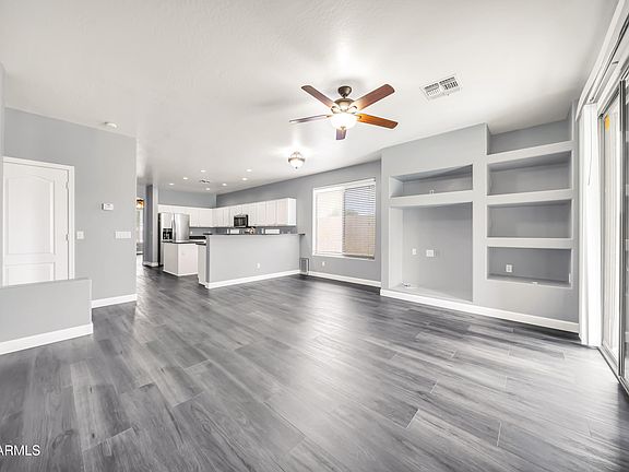 5th image of 12698 W FLOWER Street
