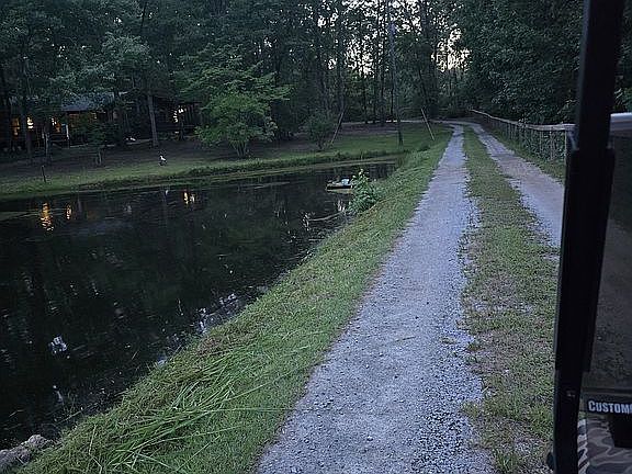 3rd image of 225 McLeod Rd