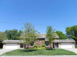 3115 Nutmeg Ln, Hutchinson, KS 67502