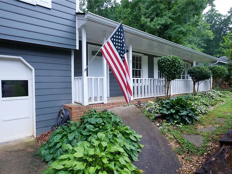 3328 Mountain Hollow Dr — Photo 3