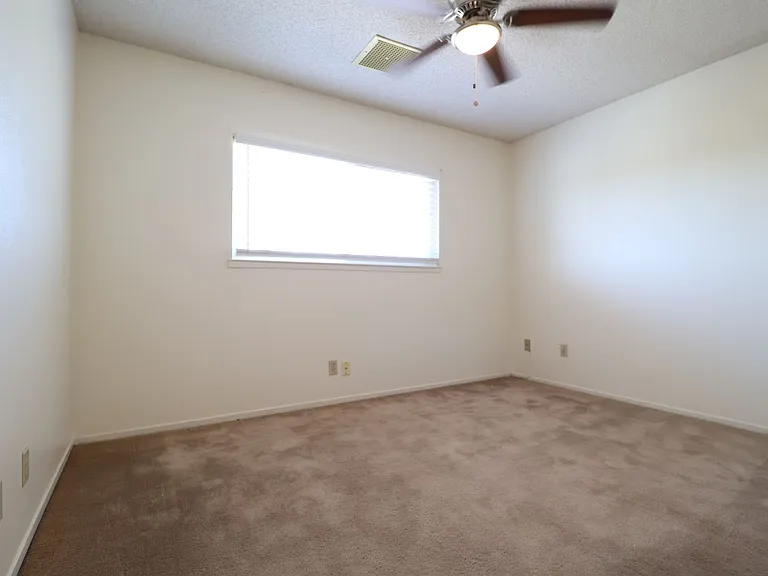 GRA636 — Photo 6