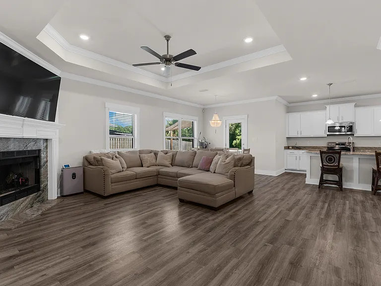 1048 Pheasant Cir — Photo 6