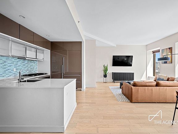 4th image of 75 Wall St APT 38O