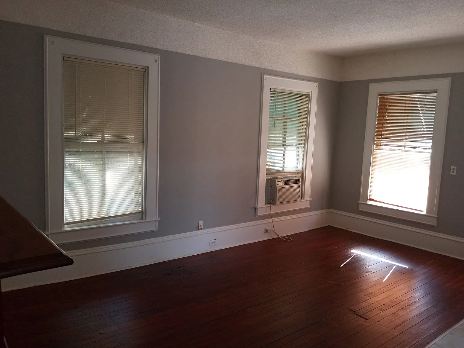 1 bed, 1000 sqft, $1,100 — Photo 3