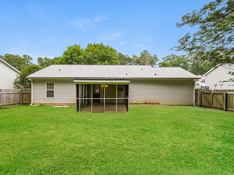 350 Mary Alice Dr — Photo 4