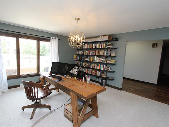 3rd image of 3403 Country Ln