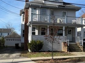 190 Maplewood St, Watertown, MA