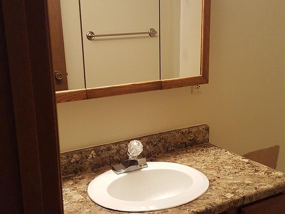 Upper level bathroom