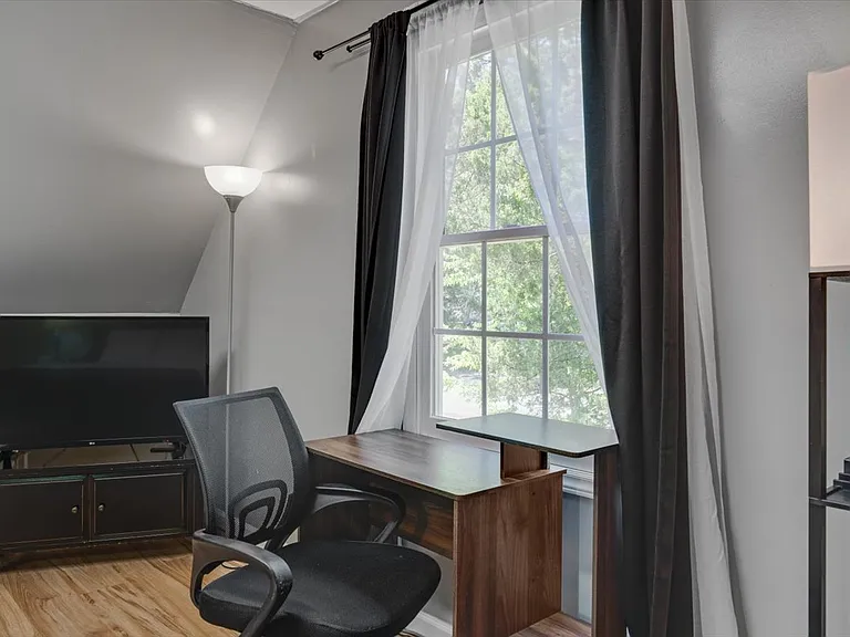 126 White Oak Dr #2 — Photo 2