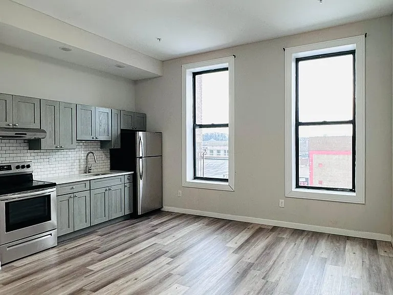 114 Ellison St #2-D — Photo 3