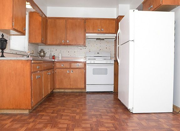 4th image of 2301 N Marmora Ave