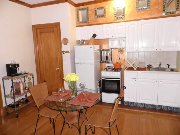 6 , Burns Street image 1 of 8