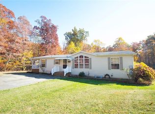 9222 N Loop Rd, Slatington, PA 18080