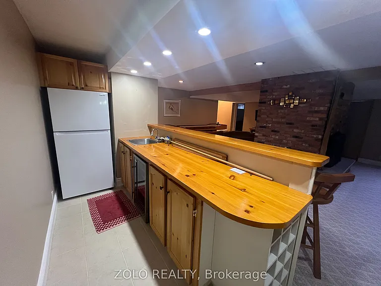 112 Carmichael Cres — Photo 24