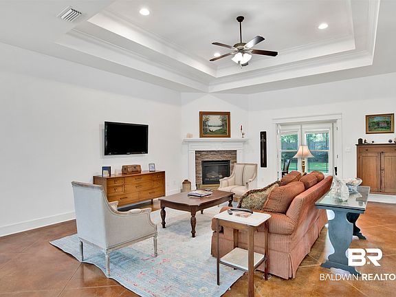 5th image of 214 Belmont Ave