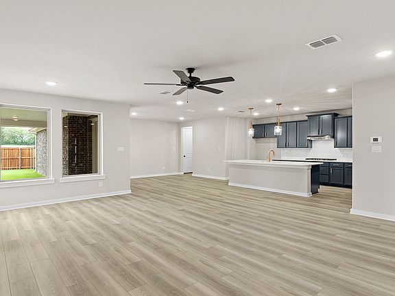 5_06. 1424 Waterford - Family