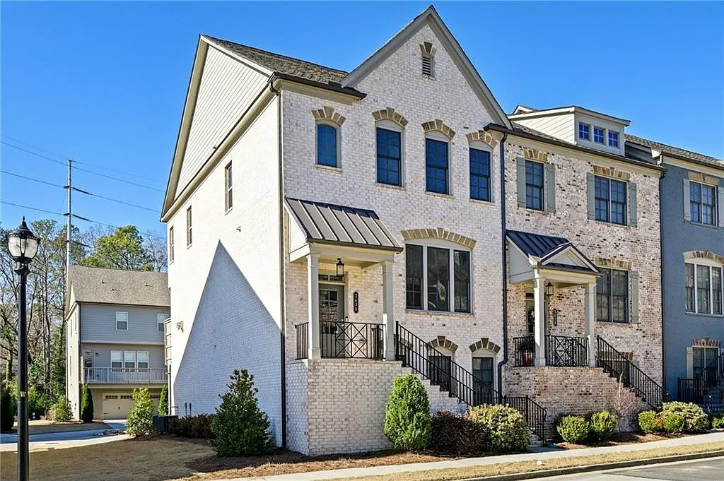 2436 Skyland Way Northeast - 1 — Photo 1