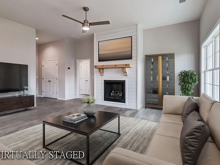 922 S Pindall Ln — Photo 32