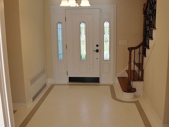 4th image of 53 Stonehedge Dr S