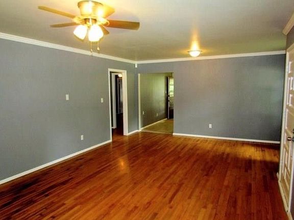 2nd image of 1910 W Lawson St