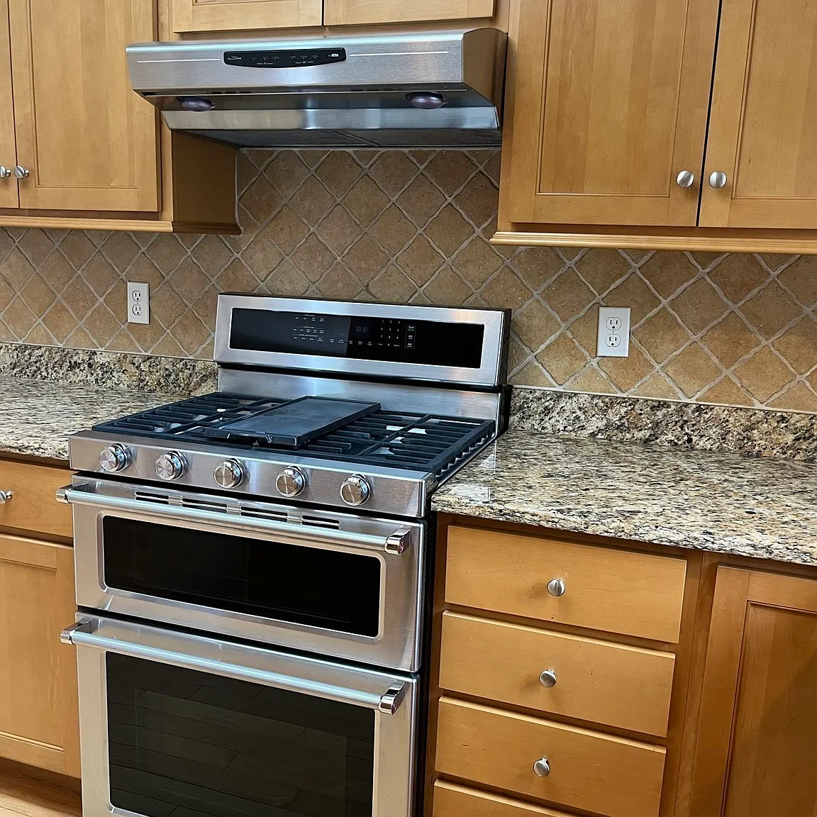1 bed, 1.0 bath, 1000 sqft, $2,400 — Photo 4