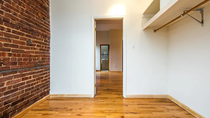 Rented by Nooklyn NYC LLC | media 21
