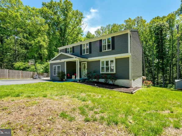 8085 Gracie Dr, Manassas, VA 20112