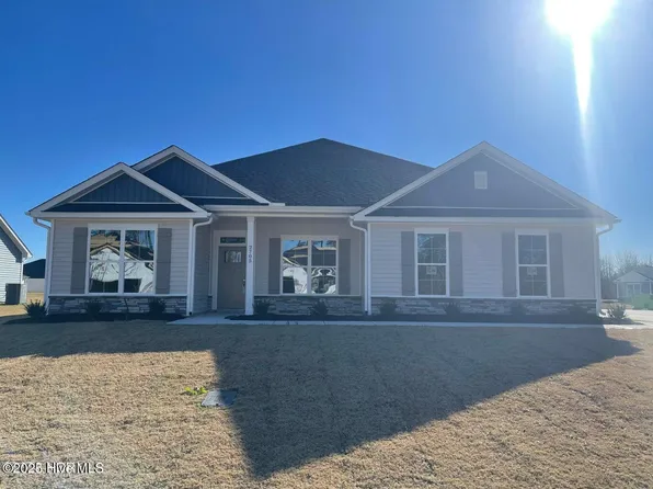 154 Poker House Road, Grimesland, NC 27837