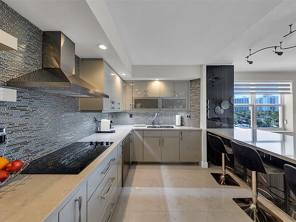 4th image of 3200 NE 36th Street #516
