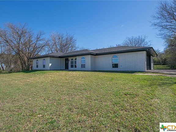 3rd image of 455 Lonely Oaks Ln