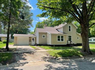 1100 5th St, Three Rivers, MI 49093