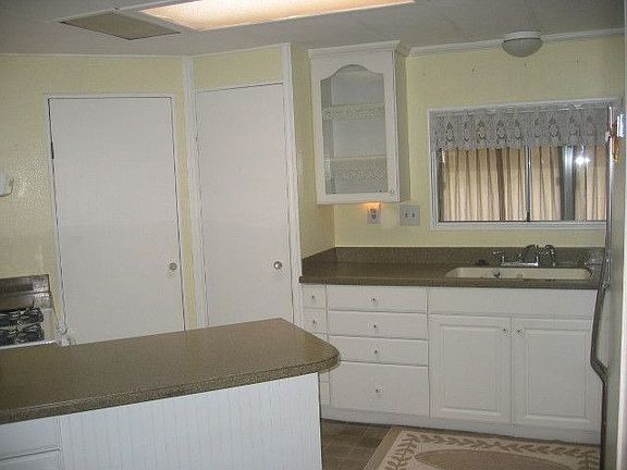 2nd image of 863 W Johnston Ave