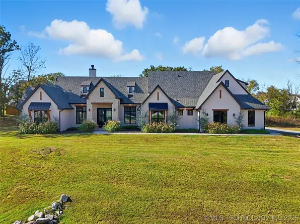 2714 Falls Bend Dr, Sapulpa, OK 74066