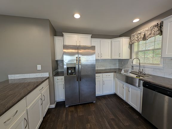 Side by Side fridge w icemaker