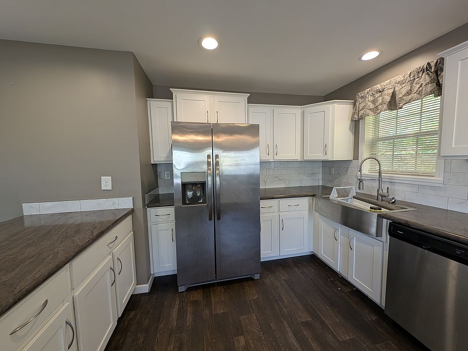 Side by Side fridge w icemaker