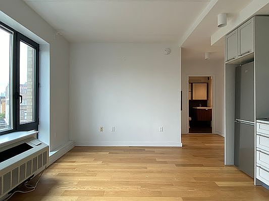 3rd image of 150 Union Ave APT 4G