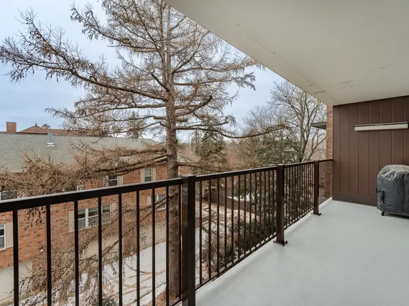 600 4th St SW APT 402, Rochester, MN 55902