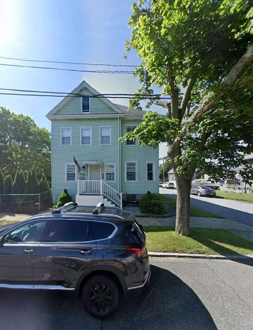 3 bed, $1,800 — Photo 1