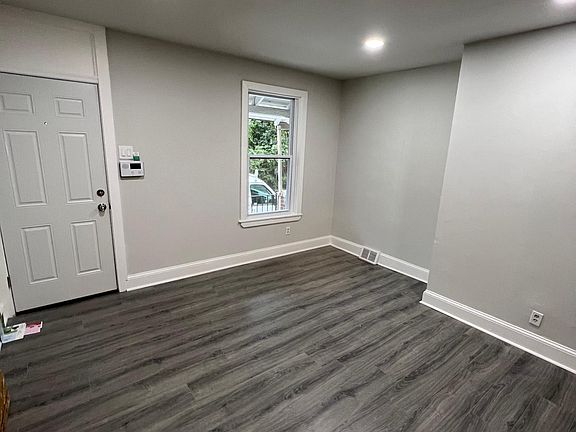 5th image of 5326 Glenmore Ave