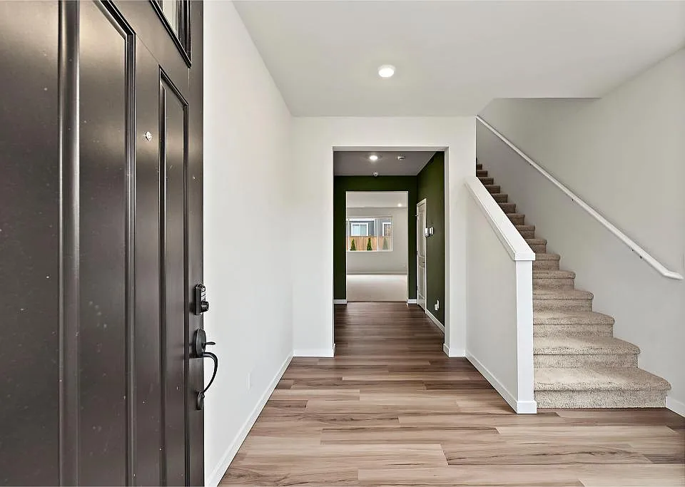 3 bed, 2.5 bath, 1999 sqft, $3,100 — Photo 3
