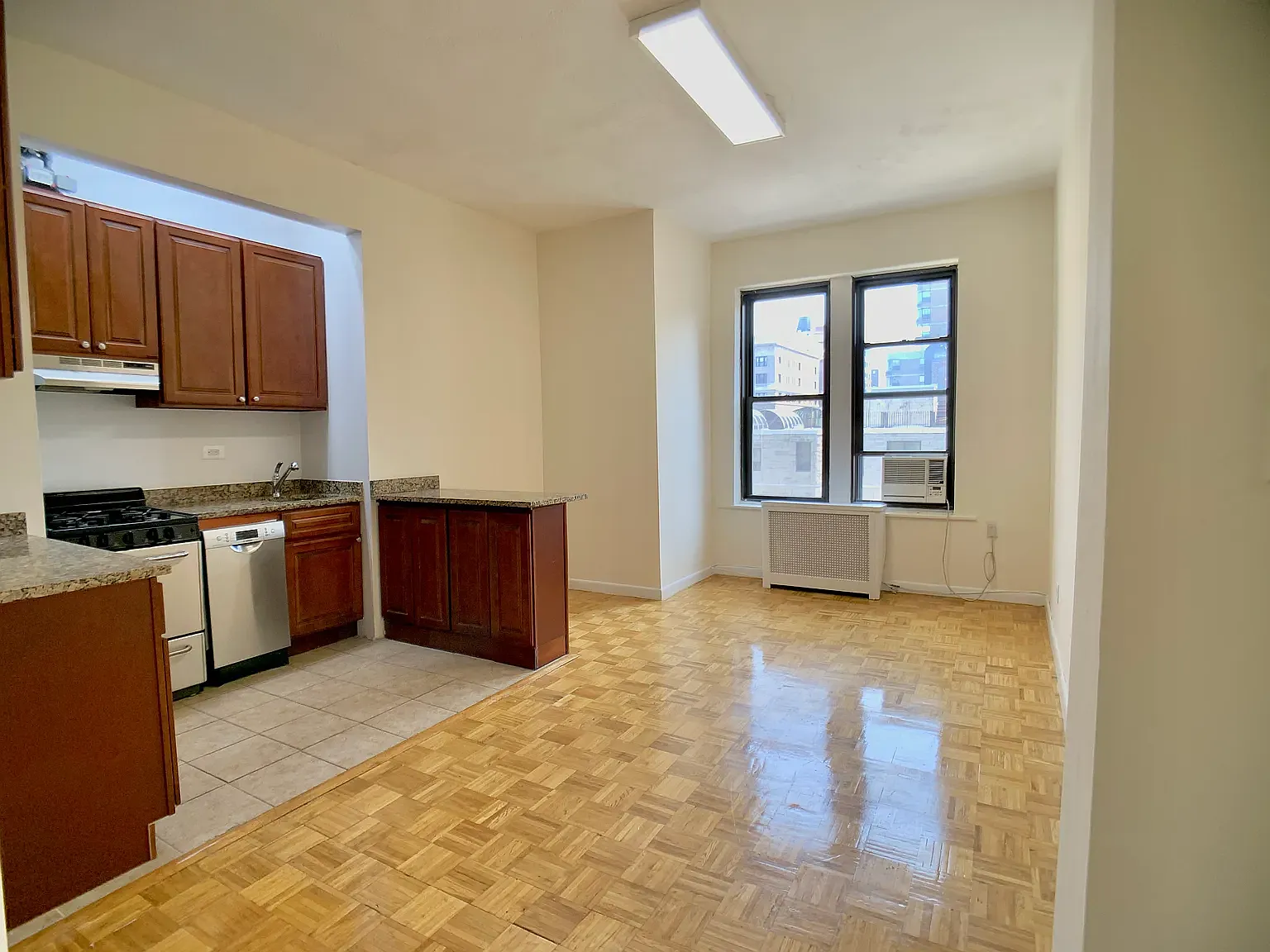 574 West End Avenue — Photo 2