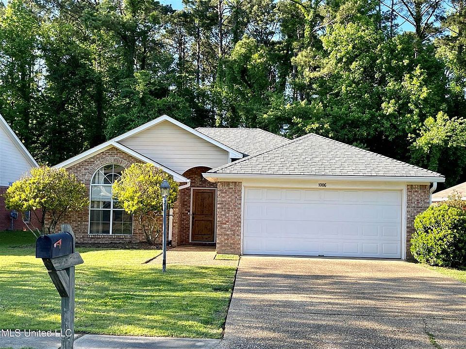 1st image of 1006 Brashears Point