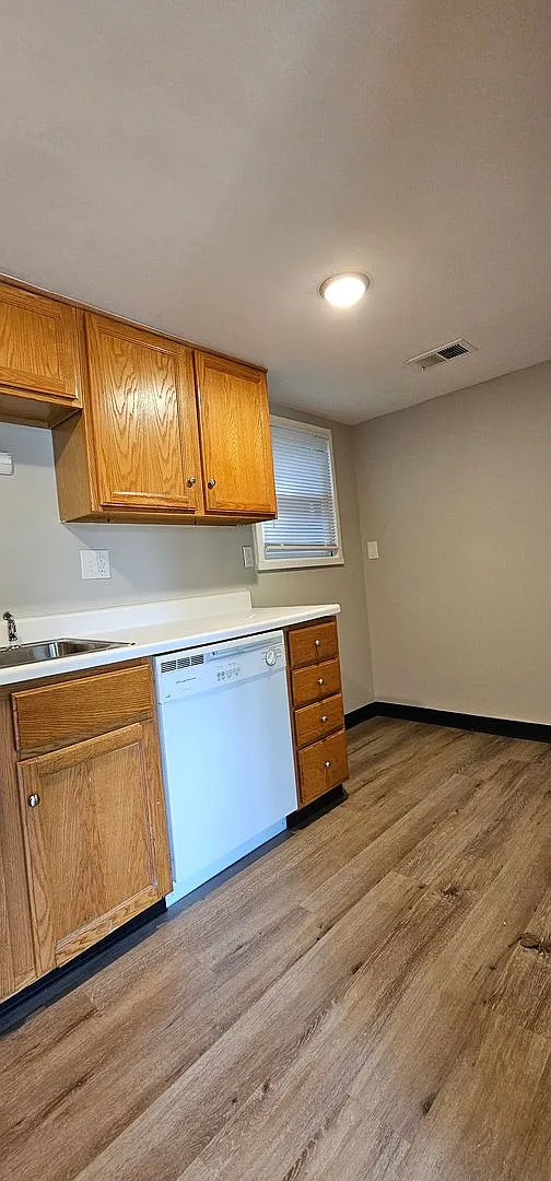 3806 Briar Place — Photo 3