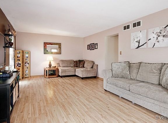 3rd image of 2507 Joe Adler Dr