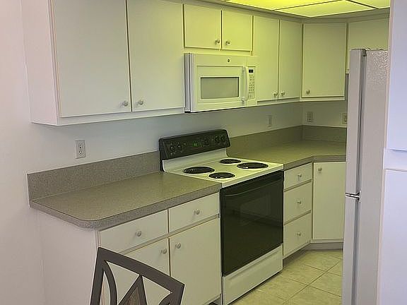 3rd image of 11644 SW Egret Cir APT 702